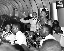 ELLA FITZGERALD w/ CHICK WEBB'S BAND @ THE SAVOY BALLROOM - 8X10 PHOTO (OP-674) picture