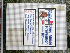Scruff McGruff Drug Abuse Prevention Kit Vintage picture