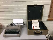 VINTAGE SMITH CORONA SUPER SILENT TYPEWRITER ART DECO WITH TWEED CASE AND KEY picture