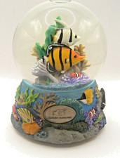 Georgia Aquarium Musical Fish Shaker Snow Globe Fish Swimming in Coral Nemo picture