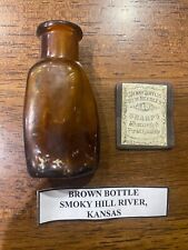 ANTIQUE VINTAGE AMBER BROWN MEDICINE BOTTLE OPIUM WITH HENRY BAYLIS NEEDLE POUCH picture