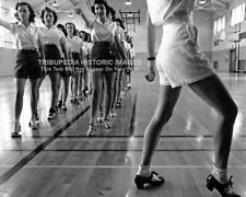 Vintage 1942 8x10 Photo ** TAP DANCING COLLEGE GIRLS ** Legs Leggy Beautiful Art picture