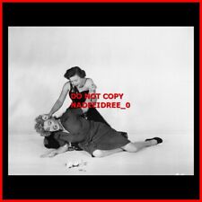 MARILYN MONROE FIGHTS WITH LURENE TUTTLE 1952 DON'T BOTHER 8X10 PHOTO picture