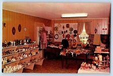 Amana Iowa Postcard Marie's Gift Shop Middle Handicrafts Gifts Souvenirs c1960 picture