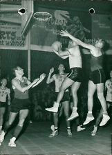 IND ATTACK MATCH BASKETBALL NATIONAL BELGIAN EV... - Vintage Photograph 4239166 picture