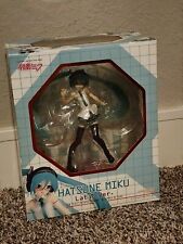 Character Vocal Series 01 Hatsune Miku Lat Type Ver. Figure NEW 1/8 Scale picture