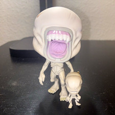 Funko Pop Alien Xenomorph Glow-in-the-Dark Vinyl Figures Lot of 2 picture