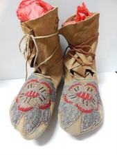 VINTAGE 1920-30s YAKIMA INDIAN BEADED BRAIN TANNED HI TOP BEADED MOCCASINS picture