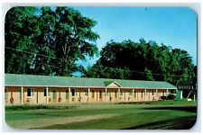 1955 Honeymoon Lodge Motel Crystal Lake Exterior Field Beulah Michigan Postcard picture