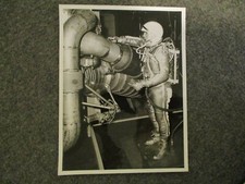 1961-62 NASA MSFC 1st GEN B/W PHOTO SIMULATION SATURN H-1 ENGINE TEST M61-2618-6 picture