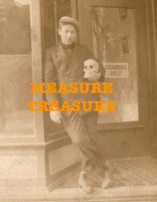 C.1920 GUY HOLDING SKULL -- MEMBERS ONLY SIGN -- MORBID DEATH ANTIQUE PHOTO F65 picture