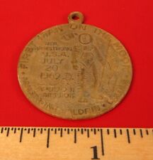 VINTAGE APOLLO SPACE FIRST MAN ON THE MOON 1969  COIN TOKEN MEDAL PENDANT  picture
