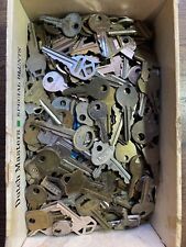 Lot of 1 Lb Pound Miscellaneous Random Cut Keys House Schlage Master picture