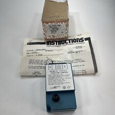 Johnson Controls G67BG-3 Ignition Control Module LH33EP040C New In Open Box picture