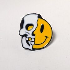Smiley Face Happy Smile Have A Nice Day Retro Yellow Vintage Enamel Lapel Pin picture