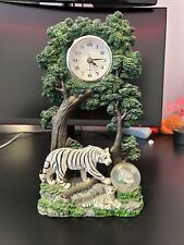 Beautiful Resin White Siberian Tigers Quartz Battery Mantle Or Wall Clock picture