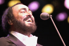 LUCIANO PAVAROTTI COLOR 24X36 POSTER PRINT IN CONCERT picture