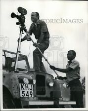 1972 Wirephoto Jack Paar works in Africa filming television specials 10.25X8 picture