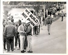 LG986 1969 Orig Photo CONSTRUCTION WORKERS UNION PROTEST Demonstration Pickets picture