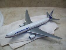 Flight Miniatures Boeing House Colors 777 model very rare 1/200 picture