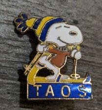 Taos Ski Valley & Resort New Mexico Skiing Snoopy Rare Vintage Pinback Lapel Pin picture