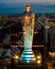 Art Deco Statue of Goddess Ceres Chicago Board of Trade Building 8x10 Photo picture