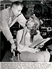 LG989 1965 Wire Photo DOROTHY MALONE BACK AT WORK Peyton Place Actress Camera picture