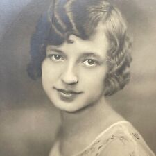 WD Photograph Beautiful Woman 1920's *TRIMMED* Flapper Hairdo Hairstyle 1925 picture