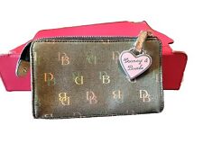 dooney and bourke change purse picture