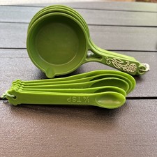 Vintage Genetic Plastic Measuring Spoons/Cups  Round Green picture