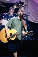 Singer Glen Phillips of Toad the Wet Sprocket during performan - 1992 TV Photo picture