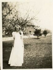 1940's GIRL PRETTY YOUNG WOMAN Vintage FOUND PHOTOGRAPH bw  ORIGINAL 211 LA 97 L picture
