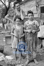 GREAT DEPRESSION ERA FAMILY IN POVERTY 1936 4X6 PHOTO POSTCARD picture
