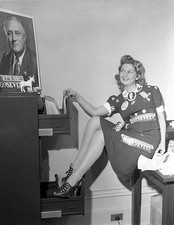 The prevalence different types campaign buttons this year prompte- 1940 Photo picture