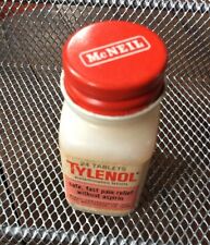 Vintage TYLENOL Mcneil Bottle & Contents - No child safety cap  Exp. Nov 1981 picture