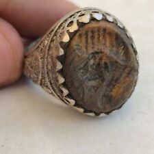 Very unique ancient Roman bronze ring with king intaglio - picture
