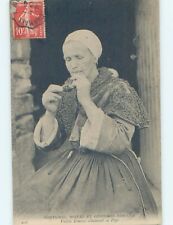 Pre-Linen foreign VERY OLD FRENCH WOMAN LIGHTING TOBACCO PIPE : 60k cards HL7688 picture