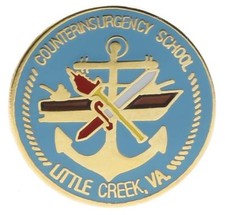 Counterinsurgency School Hat or Lapel Pin H15752 F5D4J picture