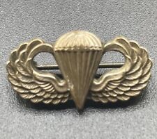Vintage WWII Wing Badge Pin Army Airborne Parachutist Unmarked picture