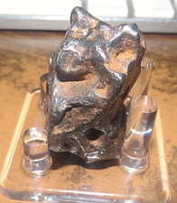 136 gm . CANYON DIABLO IRON METEORITE MUSEUM GD ARIZONA .30 LBS JAL stand picture