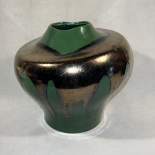 PV08942 Vintage 1980s Haegar GREEN METALLIC VOLCANIC DRIP 10" Assymetrical Vase picture