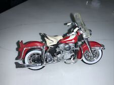 Maisto Harley Davidson CUSTOM 1962 FLH Duo Glide RED AND WHITE 1:18 SCALE picture
