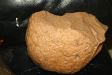 GIANT HOMO ERECTUS QUARTZ CHOPPER 500-600 K MOROCCO  PALEOLITHIC WITH CERTIFICAT picture