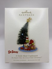 2008 HALLMARK KEEPSAKE CHRISTMAS ORNAMENT DR SEUSS GRINCH SMILE MOST UNPLEASANT picture