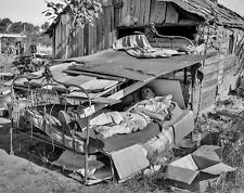 1939 DEPRESSION ERA SHELTER PHOTO  (173-f) picture
