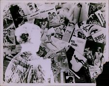 LG880 1946 Original Photo OUT IN THE OPEN Sex Sells Newspapers Scandalous Covers picture