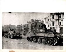 LD331 1943 ACME Wire Photo HUGE SOVIET TANKS RED ARMY RUMBLES INTO KIEV WWII picture