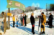 NY, New York GROSSINGER'S RESORT HOTEL~SKI VALLEY SIGN~Skiers  ROADSIDE Postcard picture