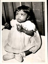 GA251 1953 Original Photo PRAYER & BIRTH DEFECT SURGERY INCREASE CHANCE TO LIVE picture