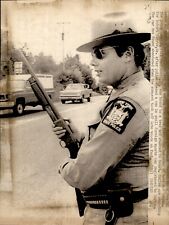 LG24 1973 Wire Photo NEW YORK STATE TROOPER ROADBLOCK SEARCH FOR MURDER SUSPECT picture